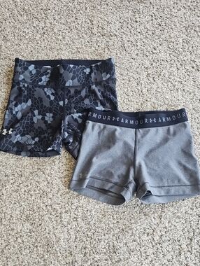 Bundle Of Under Armour Compression Shorts XS